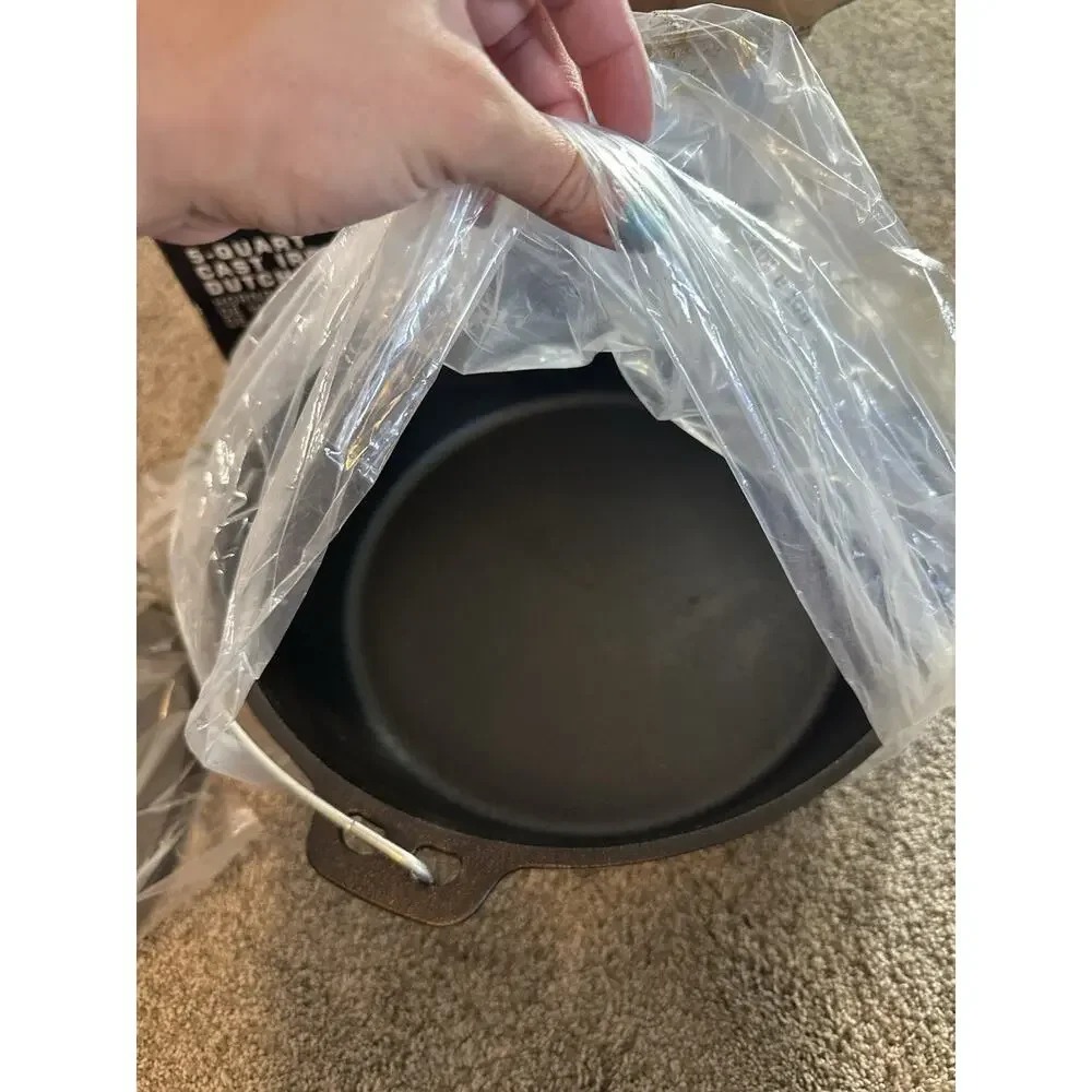 5 quart Cast Iron - Cooking Pot- Dutch Oven Lid Pre Seasoned Ozark Trail - New